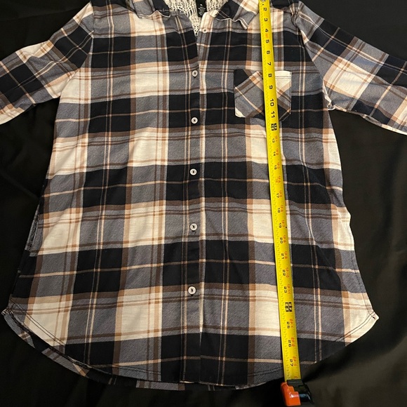 Women’s Karen Brooks button down plaid 3/4 sleeves top with crochet back - Picture 10 of 12